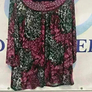 Essential Women’s Blouse Size 3XL